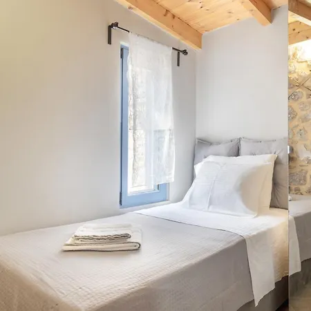 Koilada Family House 2 乡村民宿