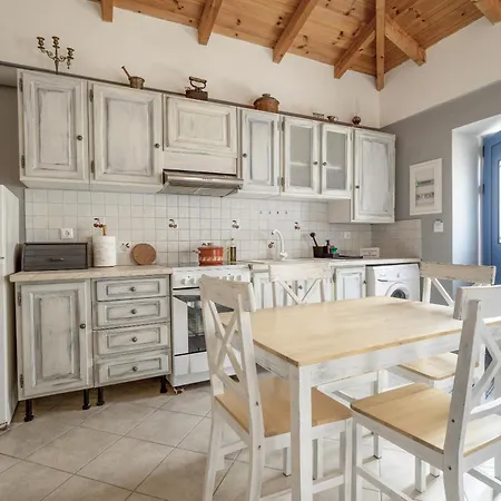 Koilada Family House 2 乡村民宿 *